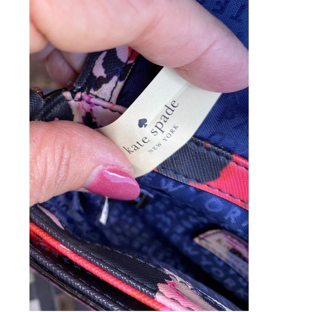Kate Spade Laurel Way Carsen Blurry Floral Crossbody Saffiano Leather Bag‎